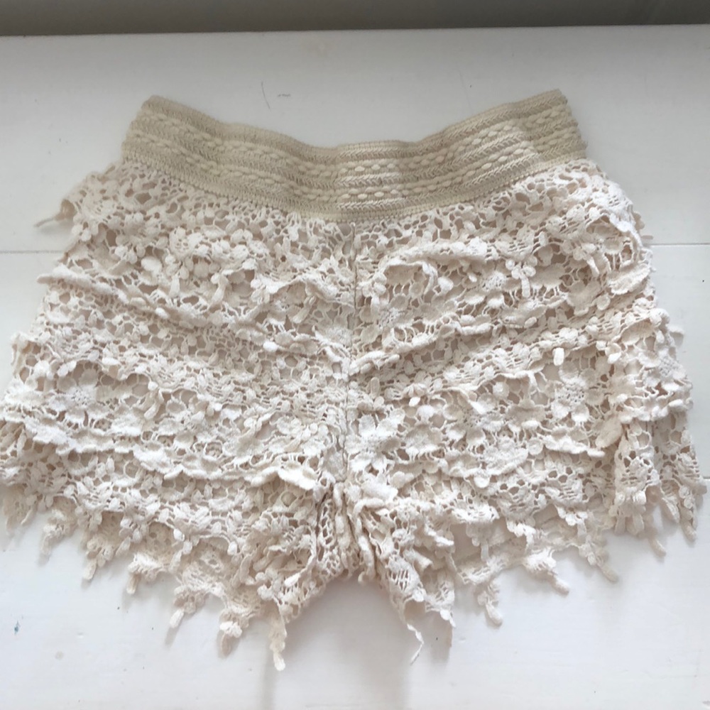 Nabee lace shorts